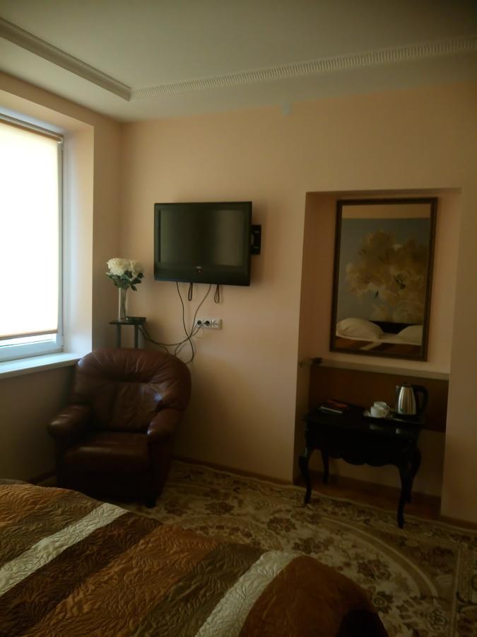 Hotel Vaivorykste Šiauliai Esterno foto