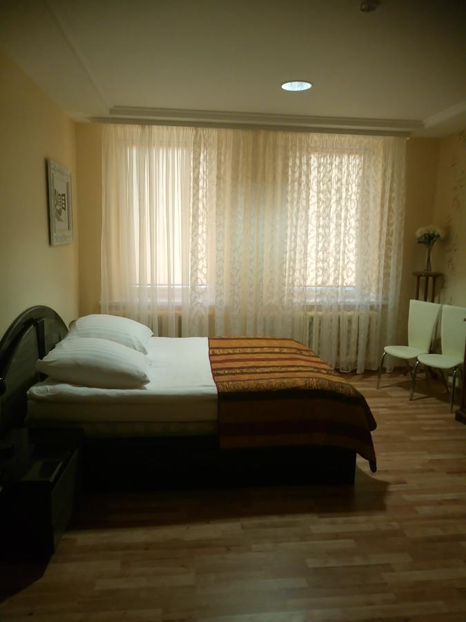 Hotel Vaivorykste Šiauliai Esterno foto