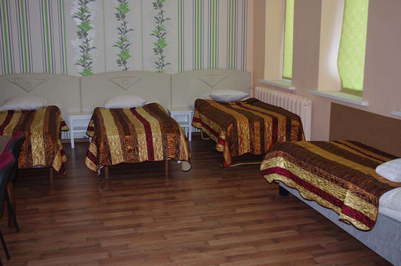 Hotel Vaivorykste Šiauliai Esterno foto