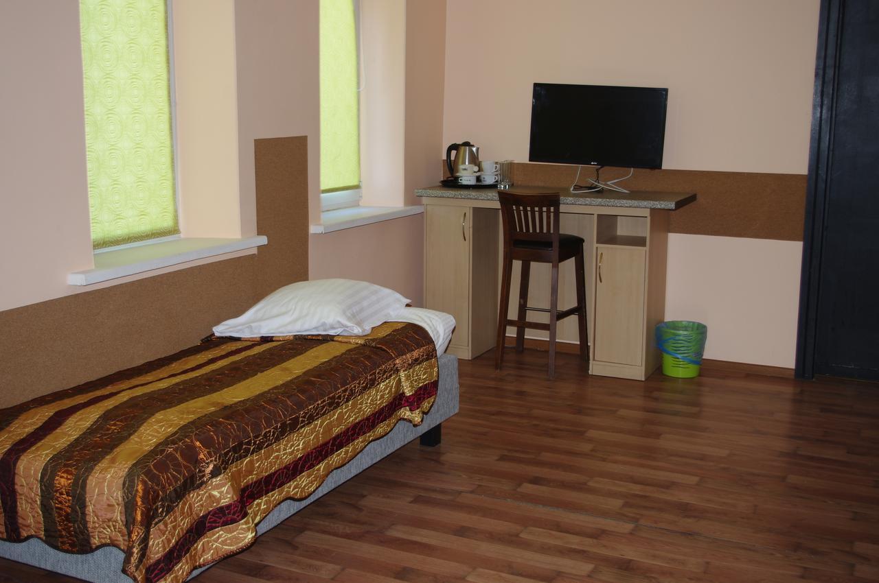 Hotel Vaivorykste Šiauliai Esterno foto