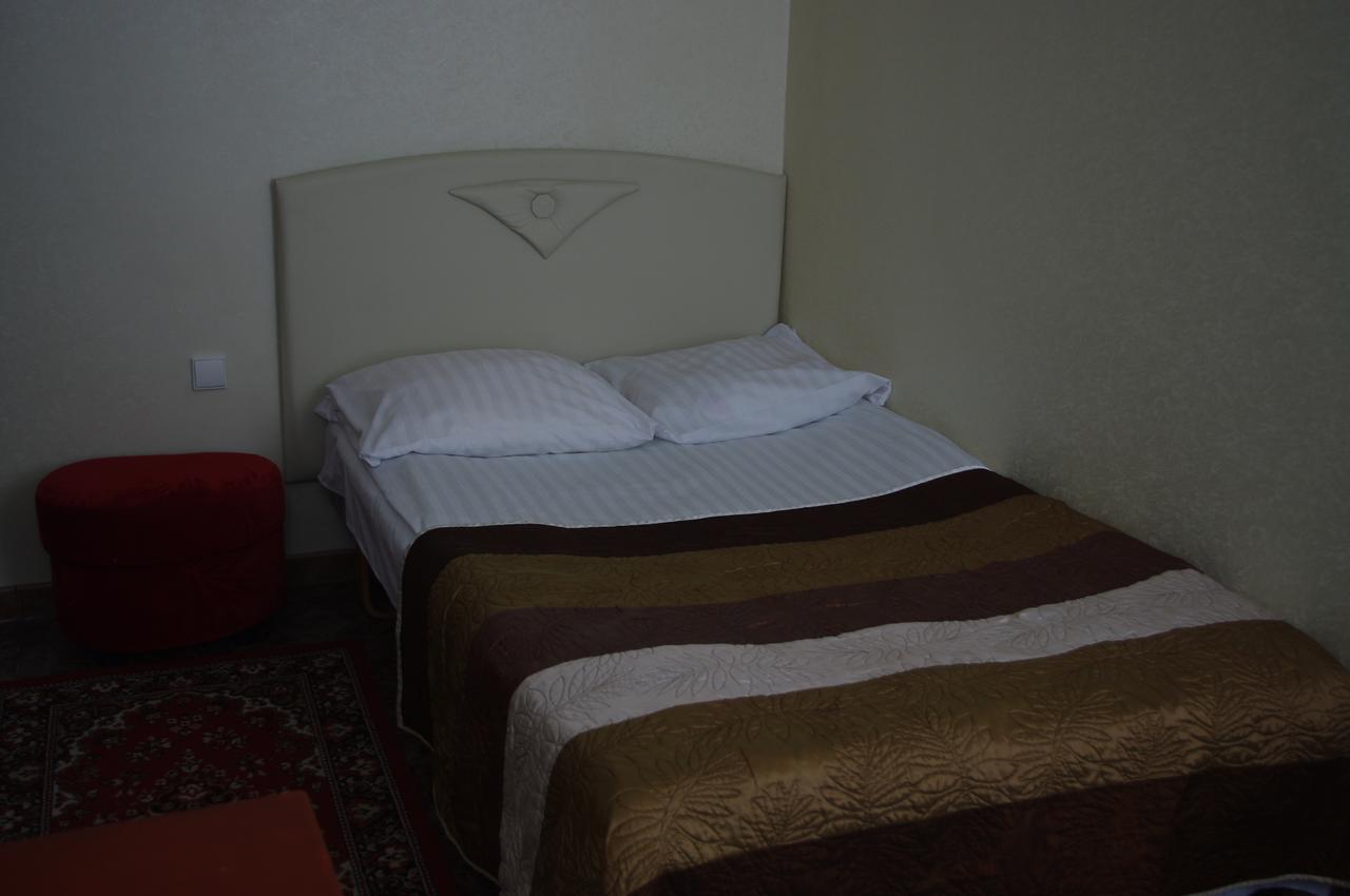 Hotel Vaivorykste Šiauliai Esterno foto