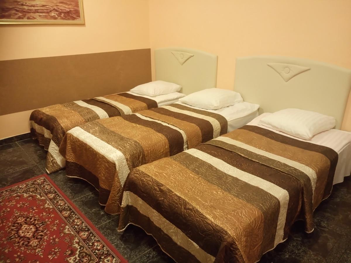 Hotel Vaivorykste Šiauliai Esterno foto